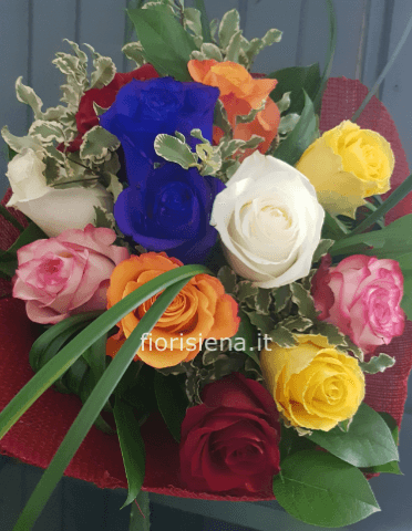 Bouquet di rose colori assortiti.